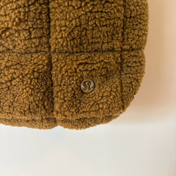 Lululemon Quilted Grid Crossbody Bag 5L – Fleece – Burnt Caramel (Brown) – NWT - Picture 3 of 14